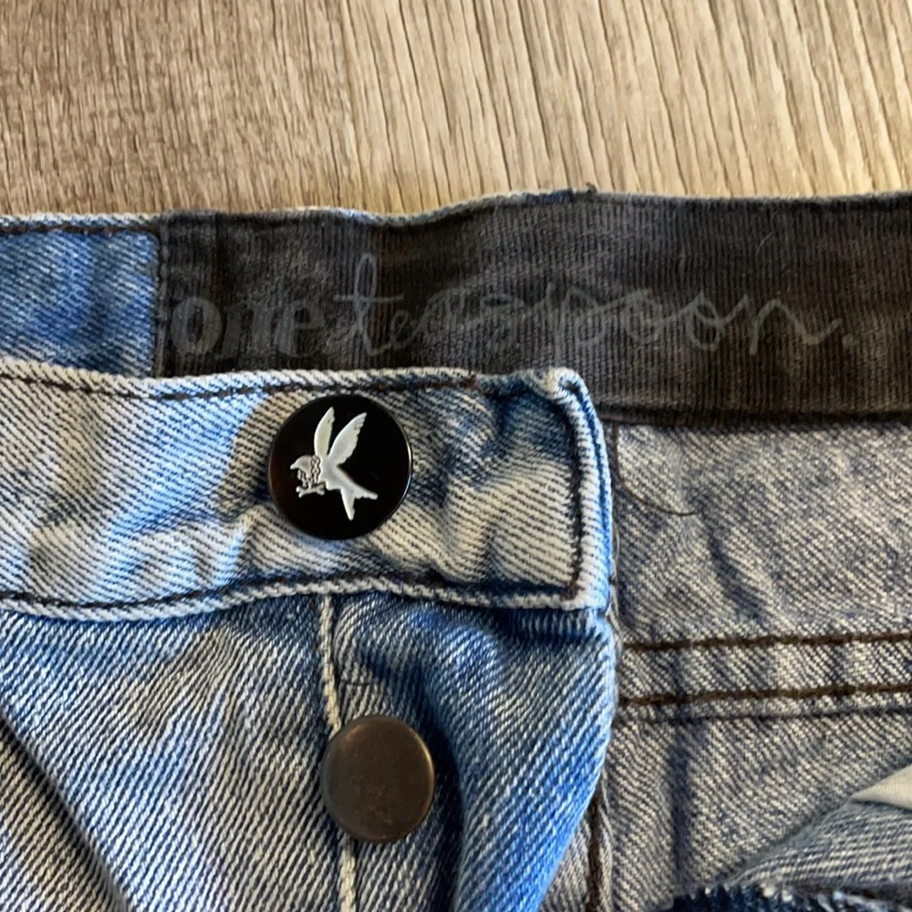 One Teaspoon Jean Shorts - Picture 2 of 5